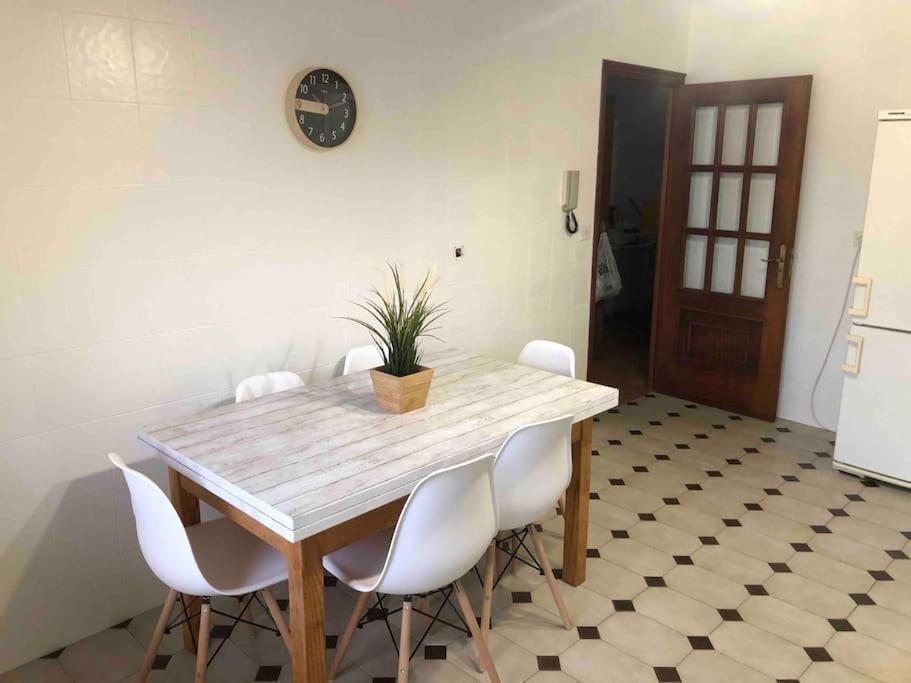 Vivienda Amplia Y Luminosa A Escasos Metros De La Playa De Cangas. Extérieur photo